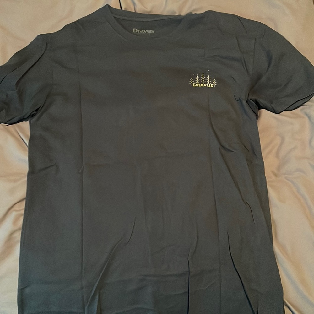 Mens medium dravus shirt